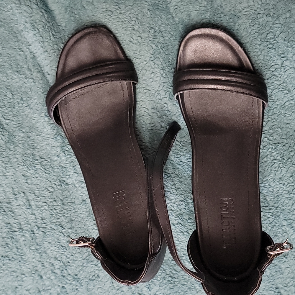 Kenneth cole reaction size 8 wedge short sandal